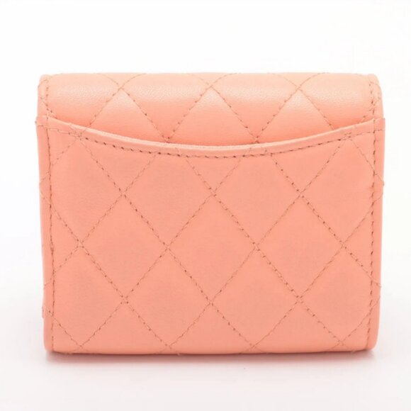 Chanel CC Logo Matelasse Lambskin Compact Wallet Pink Salmon - Picture 2 of 8